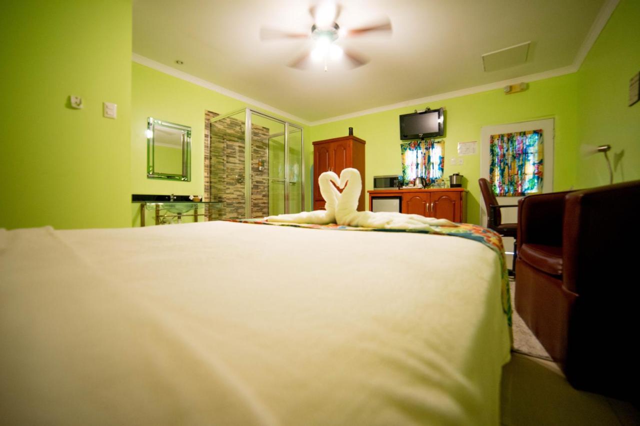 Beverly'S Oasis Suites Scarborough Esterno foto
