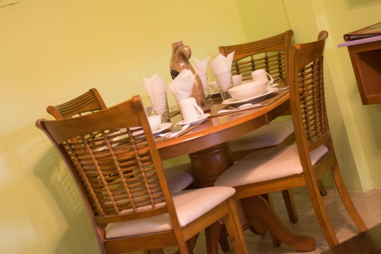 Beverly'S Oasis Suites Scarborough Esterno foto