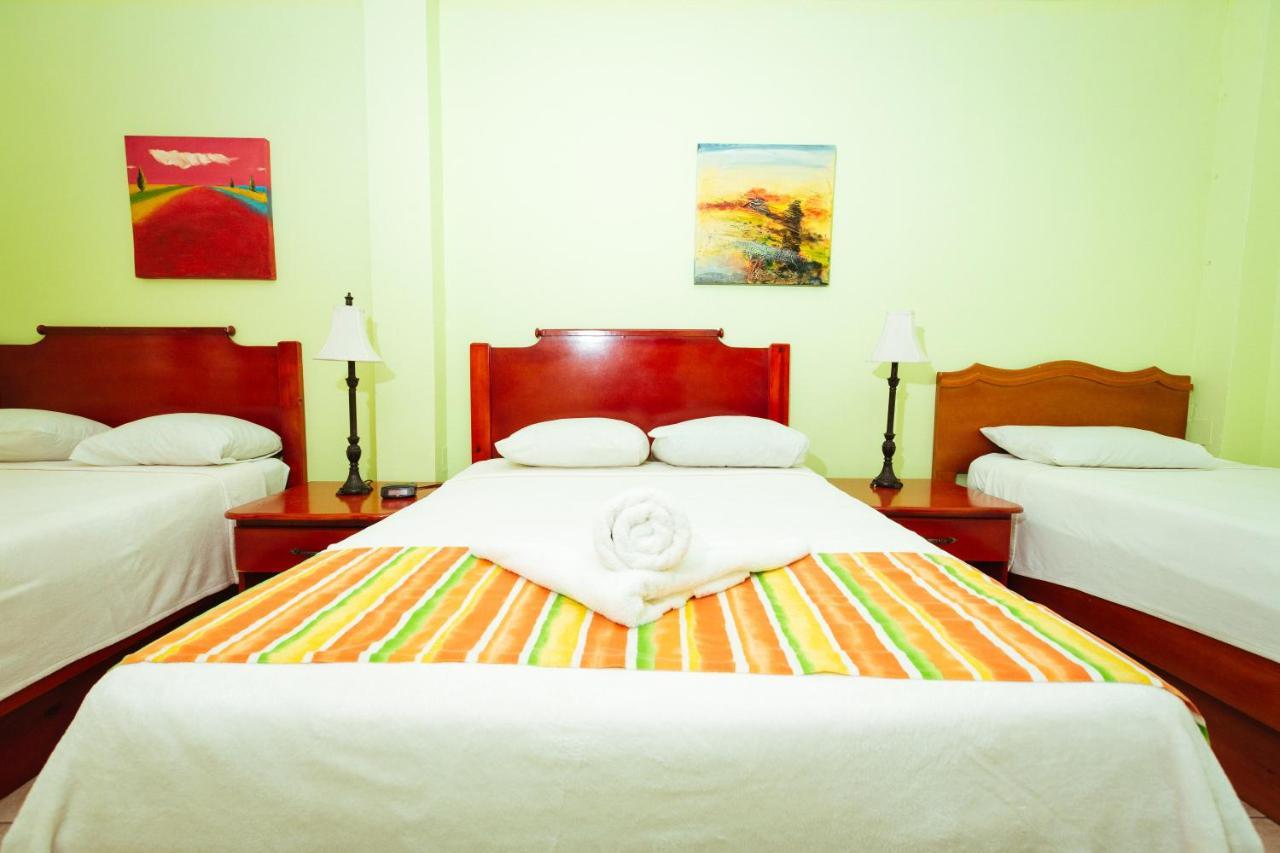 Beverly'S Oasis Suites Scarborough Esterno foto