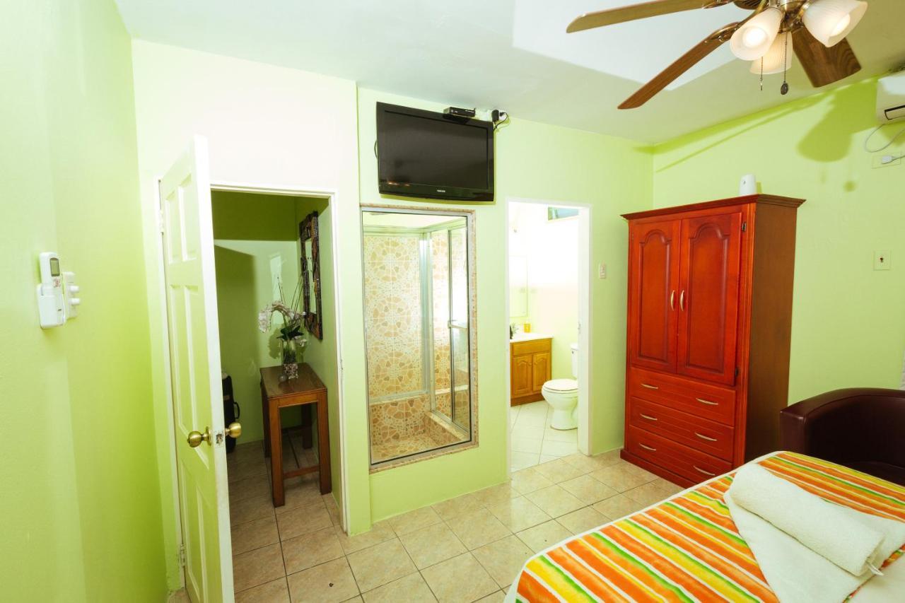 Beverly'S Oasis Suites Scarborough Esterno foto