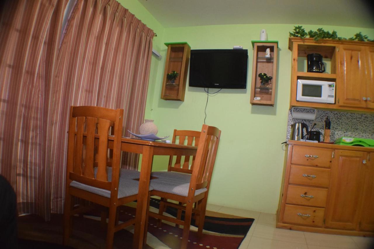 Beverly'S Oasis Suites Scarborough Esterno foto
